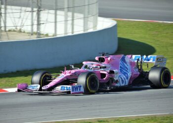 El piloto mexicano Sergio Checo Pérez conduciendo un monoplaza de Fórmula 1