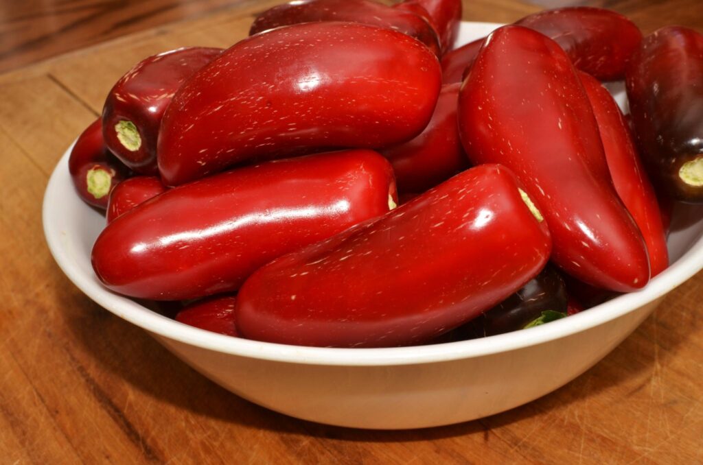 Chiles jalapeños frescos