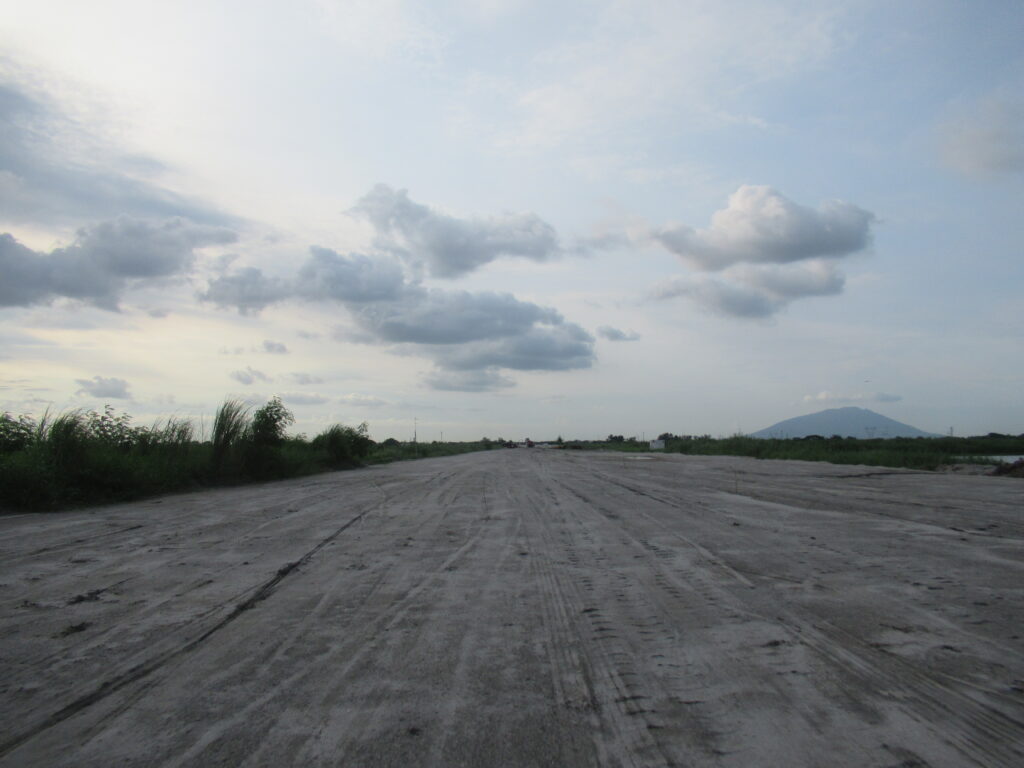 Obras de construcción en un intercambio de autopista
