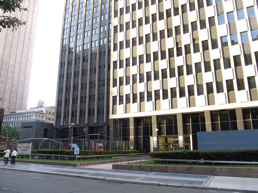 Edificio federal que alberga oficinas de inmigración en Nueva York