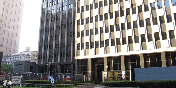 Edificio federal que alberga oficinas de inmigración en Nueva York
