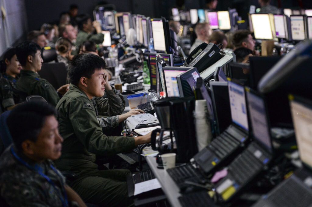 Soldados estadounidenses y surcoreanos durante un ejercicio militar conjunto