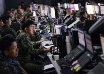 Soldados estadounidenses y surcoreanos durante un ejercicio militar conjunto