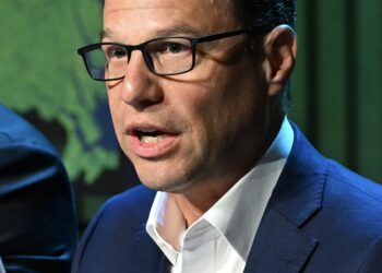 El gobernador de Pensilvania, Josh Shapiro
