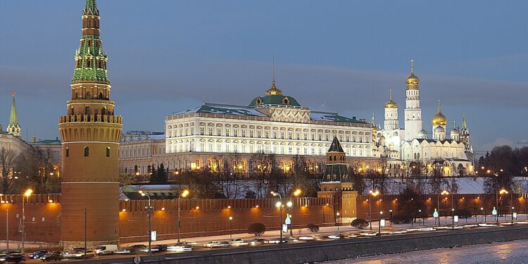 Vista del Kremlin de Moscú, sede del gobierno ruso