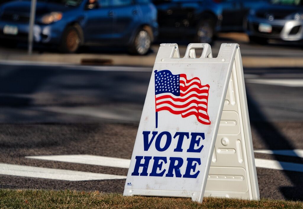 Cartel de un centro de votación en Estados Unidos