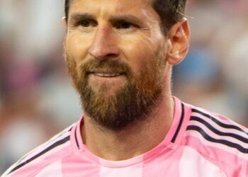 Lionel Messi, con la camiseta rosa del Inter Miami, durante un partido