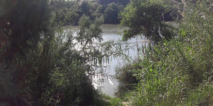 El Río Grande a su paso por Laredo, Texas, en la frontera con México