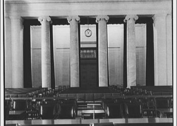 Interior de una sala de tribunal en Estados Unidos