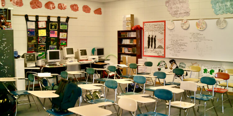 Salón de clases de una escuela pública secundaria en Estados Unidos