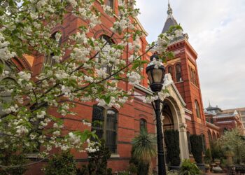 Fachada del edificio de Artes e Industrias del Smithsonian en Washington