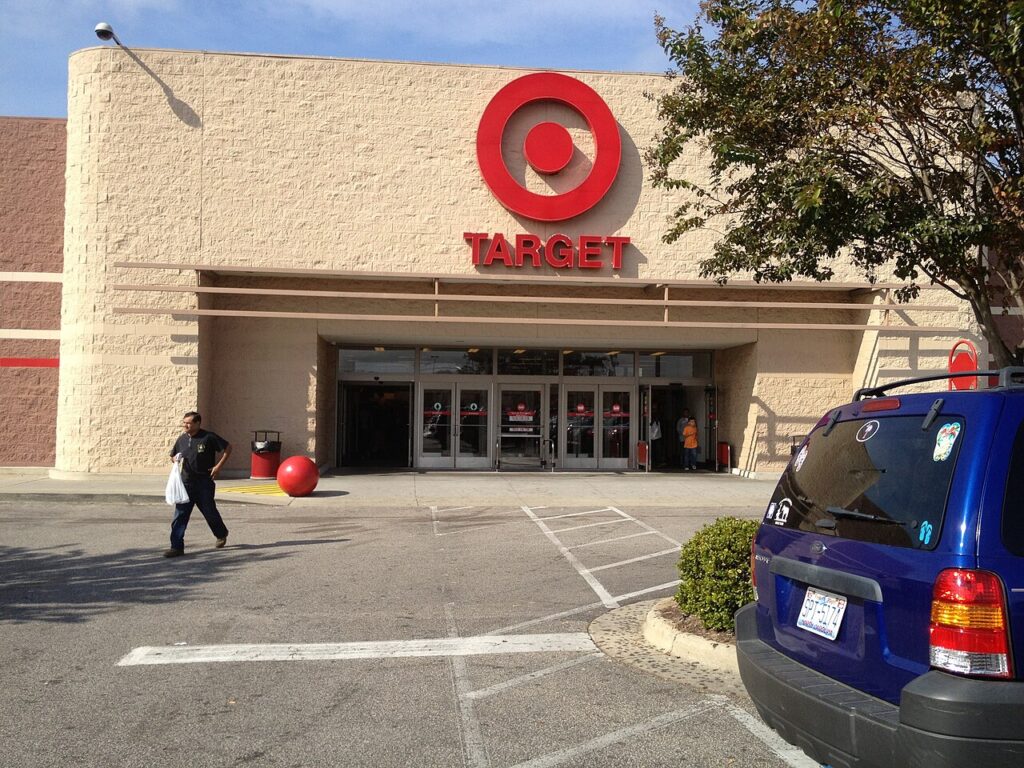 Exterior de una tienda Target en Fayetteville, Carolina del Norte