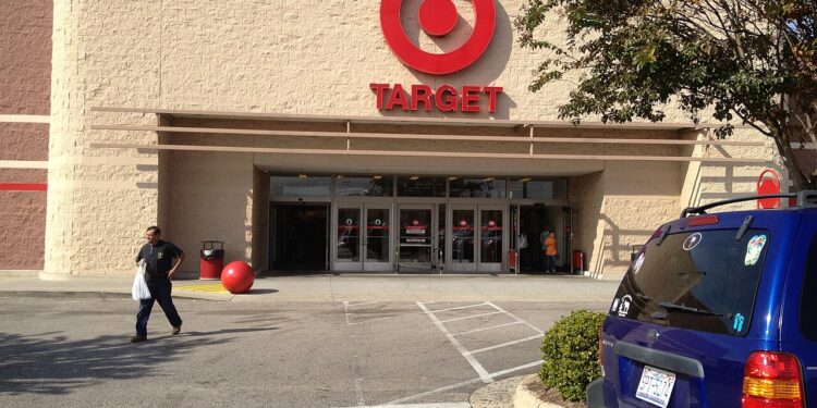Exterior de una tienda Target en Fayetteville, Carolina del Norte