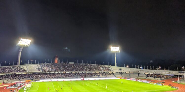 Partido de fútbol de Tigres UANL en la Liga MX
