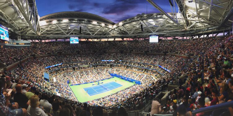 Vista de una cancha durante un partido del US Open de tenis