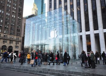 Cubo de cristal de la tienda de Apple en la Quinta Avenida de Nueva York