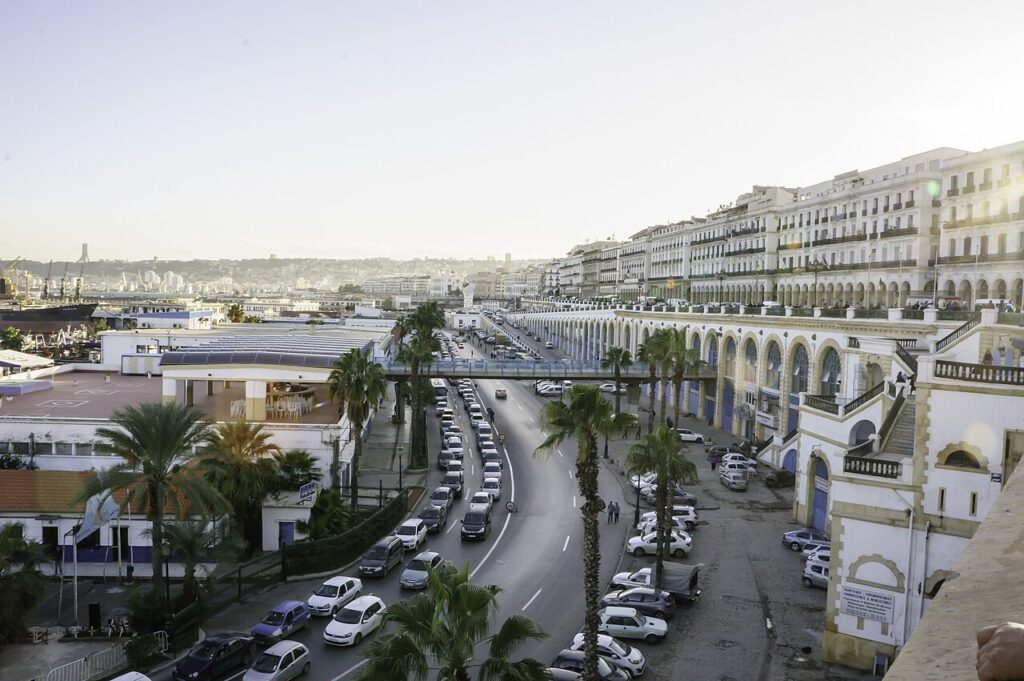 Vista panorámica del frente marítimo de Argel, capital de Argelia
