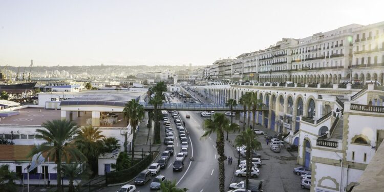 Vista panorámica del frente marítimo de Argel, capital de Argelia