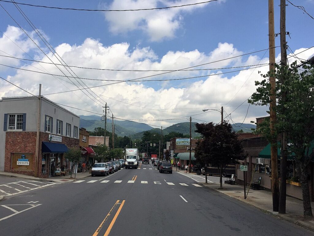 Vista del centro del pueblo de Black Mountain, en el condado de Buncombe, Carolina del Norte