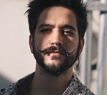 El cantante y compositor colombiano Camilo