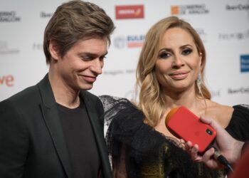 Los cantantes Carlos Baute y Marta Sánchez juntos