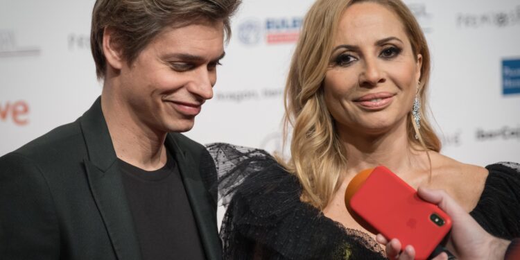 Los cantantes Carlos Baute y Marta Sánchez juntos
