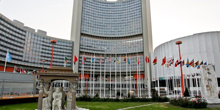 Torres del Centro Internacional de Viena, sede del Organismo Internacional de Energía Atómica