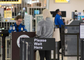 Punto de control de la TSA en un aeropuerto de Estados Unidos