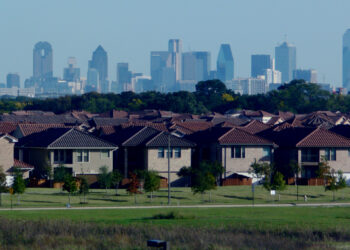 Vista del horizonte de Dallas y sus suburbios en Texas
