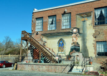 Estudios de arte en el Distrito de las Artes del Río en Asheville, Carolina del Norte