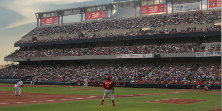 Estadio de béisbol de los Sultanes de Monterrey, México