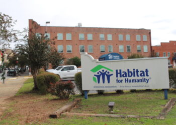 Sede y letrero de Habitat for Humanity