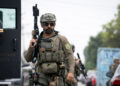 Agentes de Operaciones de Control y Deportación de ICE durante un operativo
