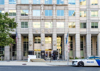 Agentes del Servicio de Inmigración y Control de Aduanas de Estados Unidos (ICE)