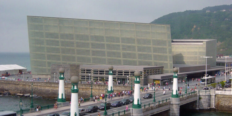 El Palacio Kursaal de San Sebastián, sede del Festival Internacional de Cine