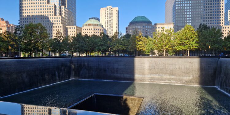 Estanque conmemorativo del Monumento Nacional del 11 de Septiembre en Nueva York