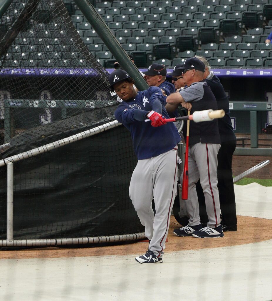El venezolano Ronald Acuña Jr., estrella de los Bravos de Atlanta, durante una práctica de bateo