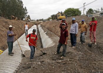 Trabajadores mexicanos de la construcción en una obra