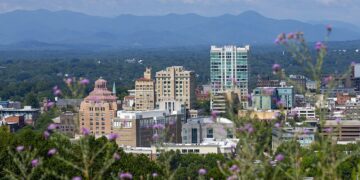 Vista del horizonte del centro de Asheville, Carolina del Norte