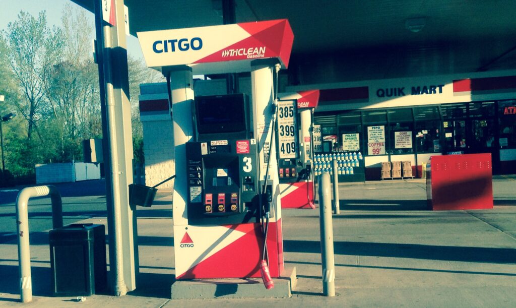Surtidor de combustible en una gasolinera