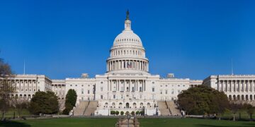 Vista completa del edificio del Capitolio de Estados Unidos en Washington