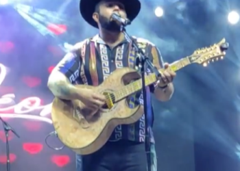 El cantante mexicano Carín León, figura de la música regional mexicana
