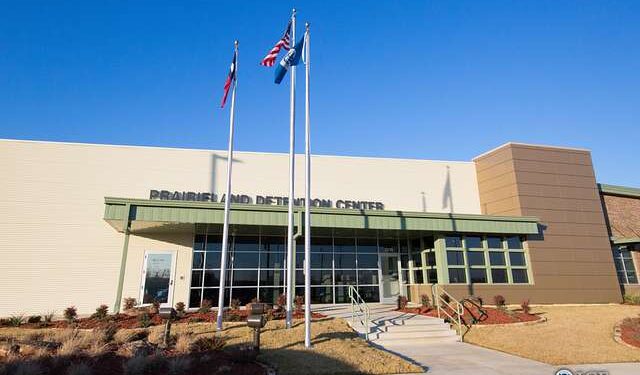 Vista de un centro de detención de inmigración en Estados Unidos