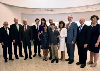 Nuevos ciudadanos durante una ceremonia de naturalización en Estados Unidos