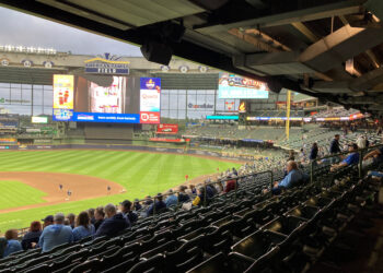 Juego de los Cerveceros de Milwaukee en el estadio American Family Field