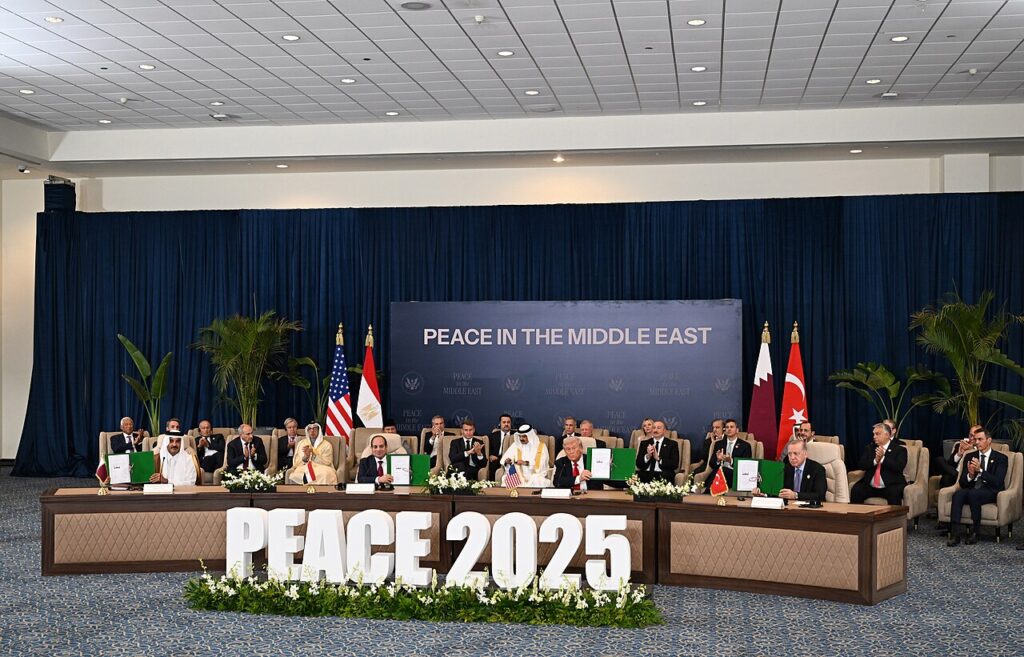 Lideres mundiales reunidos en la cumbre de paz de Sharm el-Sheikh, Egipto