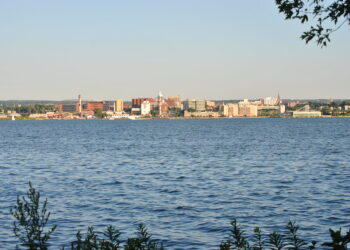 Vista del frente de agua de la ciudad de Erie, Pensilvania