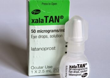 Frasco de gotas oftalmicas lubricantes