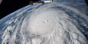 Imagen satelital de un huracán sobre el Golfo de México