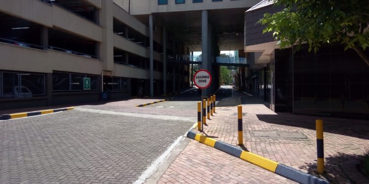 Calle de Mbabane, capital de Esuatini, en el sur de Africa